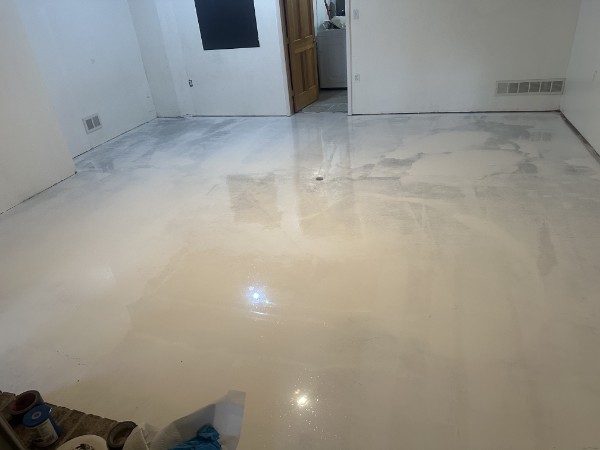 Pearl white metallic epoxy floor coat